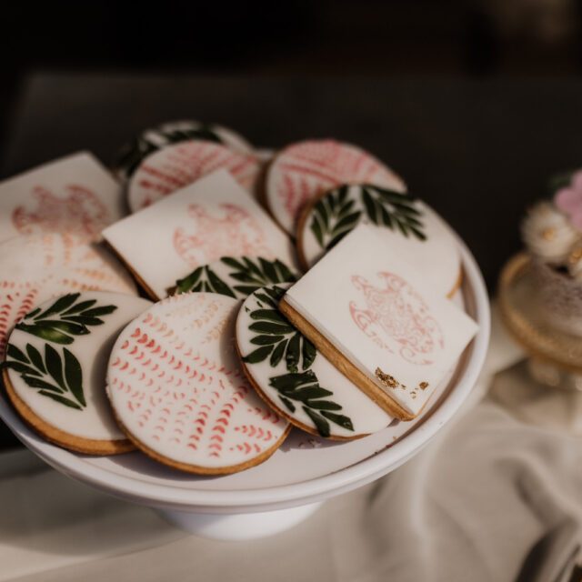Fanny´s Manufaktur I Exklusive Pralinen, elegante Hochzeitstorten, Backkisten & süße Verführungen für jeden Anlass